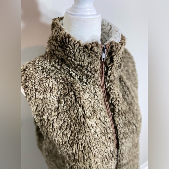 Small Katydid Faux Fur Brown Tan Lighweight Vest w/ Pockets - Picture 3 of 11